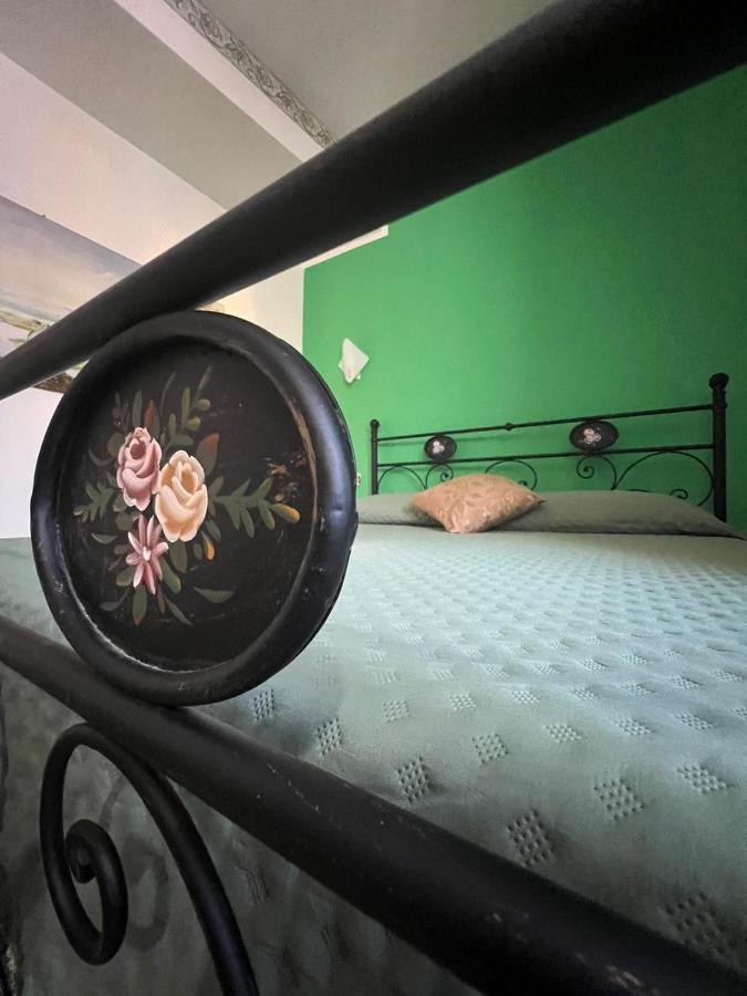 Carlo V - Holiday Rooms ポルト・エンペードクレ エクステリア 写真